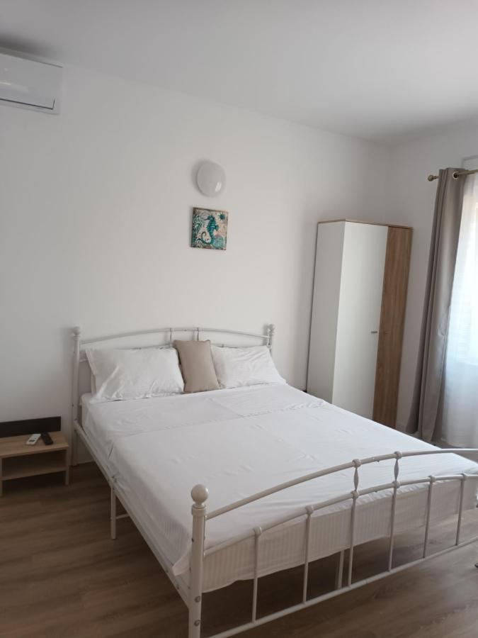Vila Cosmin Hotel Eforie Bagian luar foto